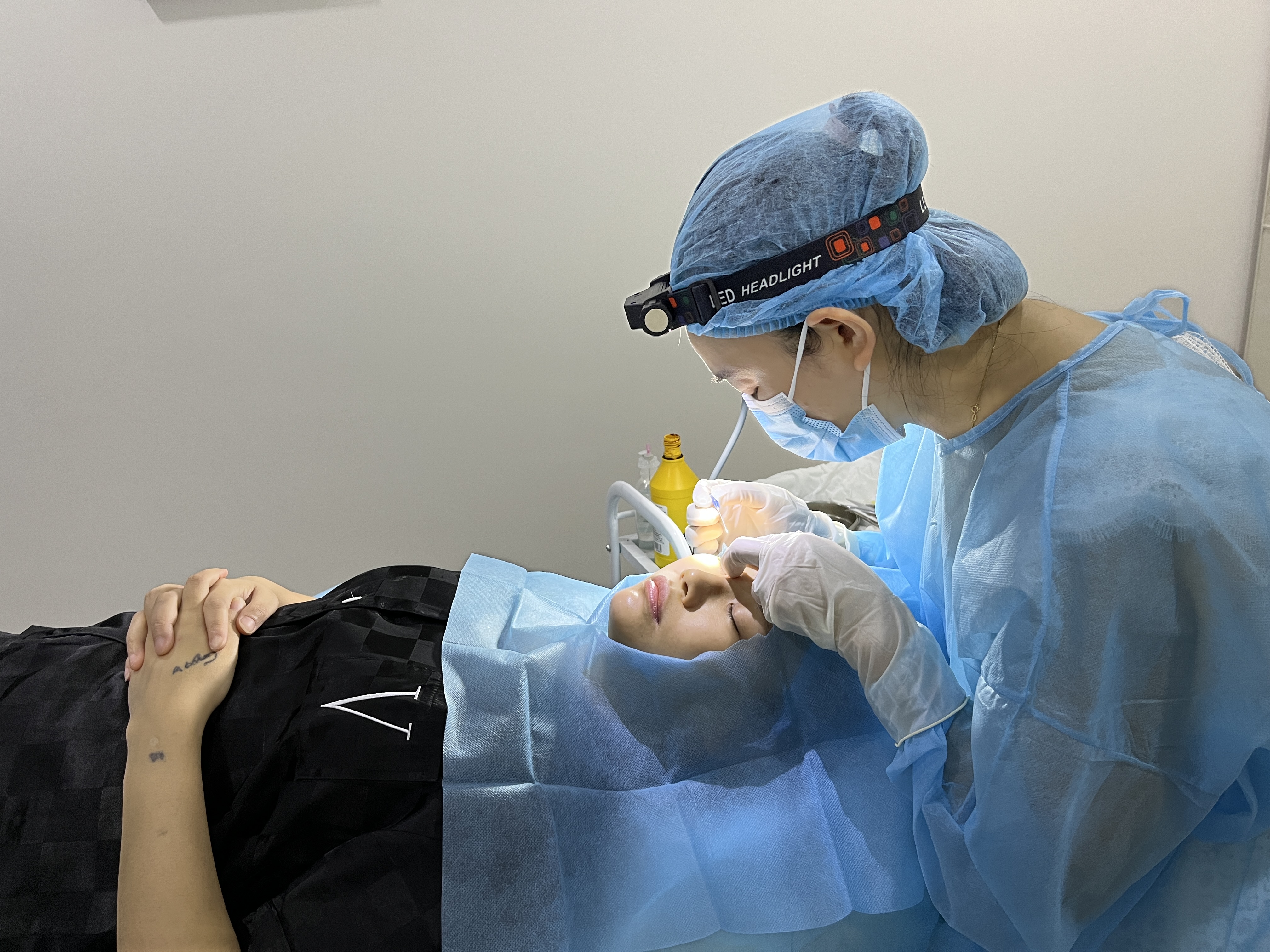 Mở góc mắt